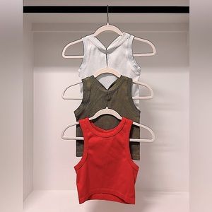 Cute pack of 3 forever 21 crop tops - orange, white, and green!